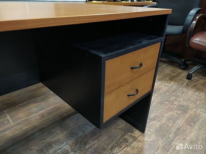 Стол письменный б/у 120х74х75 с тумбой 03446П-олч