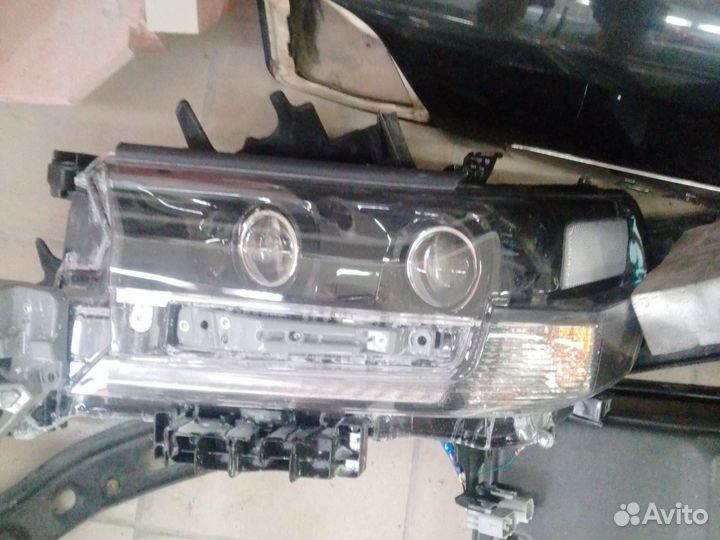 Фары тойота Ленд крузер 200
