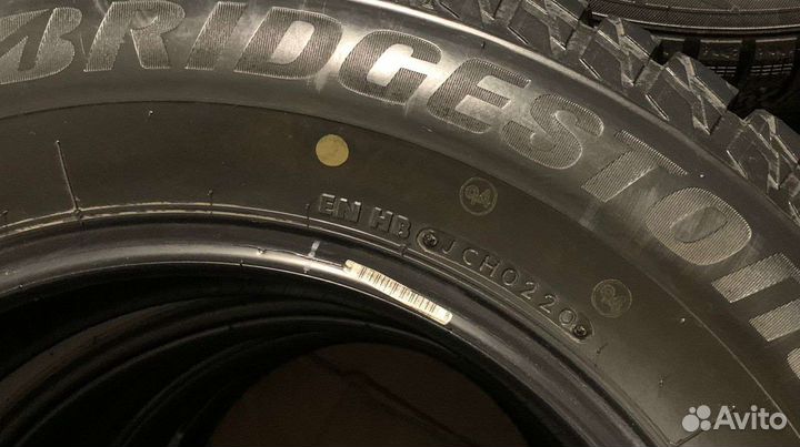Bridgestone Blizzak Spike-02 SUV 215/65 R16 98T