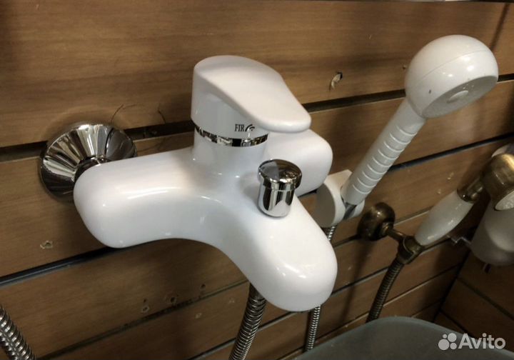 Смеситель для ванной fir melrose белый