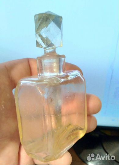 Старинный флакон