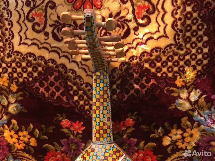 Музыкальный инструмент уд