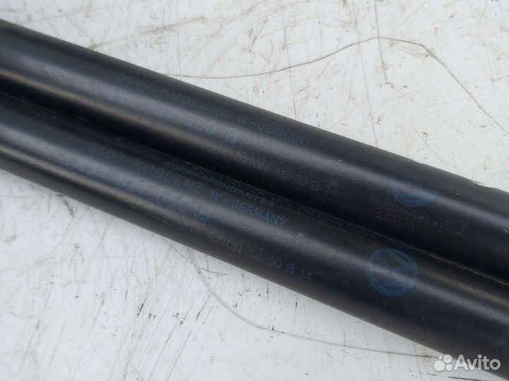 Газовые упоры багажника хетчбек 5 VW Golf 2