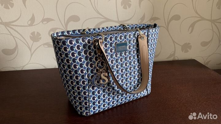 Сумка Guess
