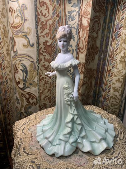 Статуэтка костяной фарфор Coalport