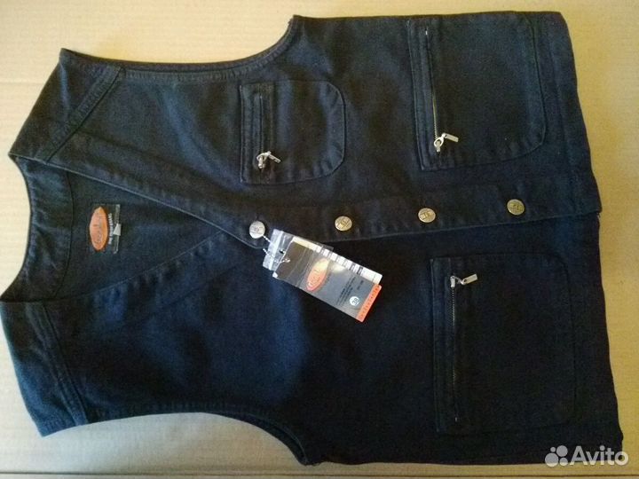 Новая джинсовая безрукавка