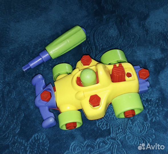 Машинка-конструктор с болтами