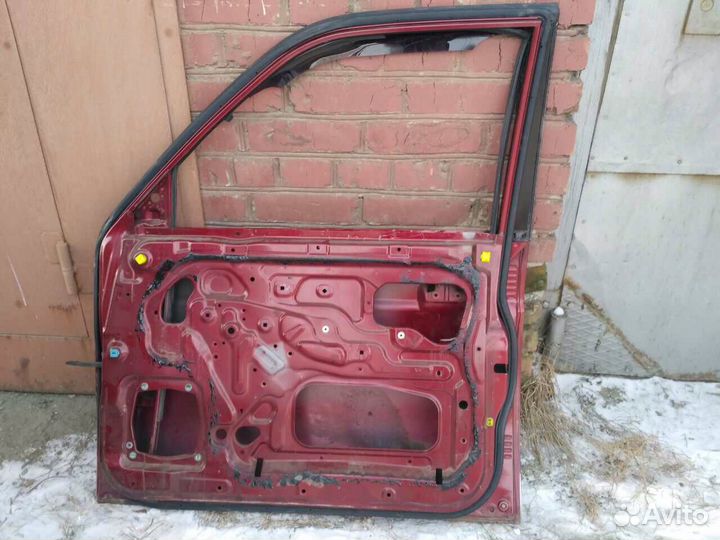 Дверь передняя правая Mitsubishi Pajero Sport I