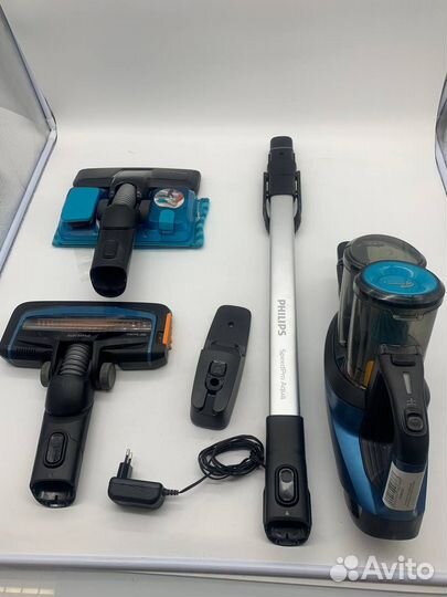 Пылесос ручной с влажной уборкой Philips FC6728/01