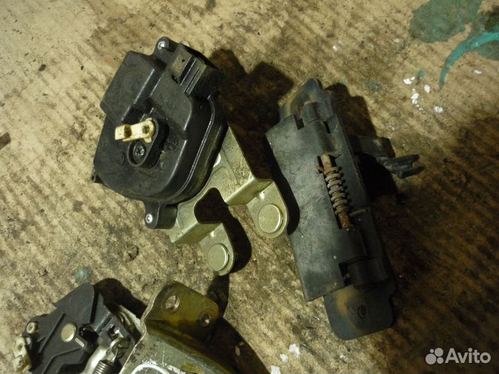 Замок багажника BYD F3