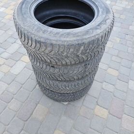 Bridgestone Blizzak Spike-01 235/65 R17 108T