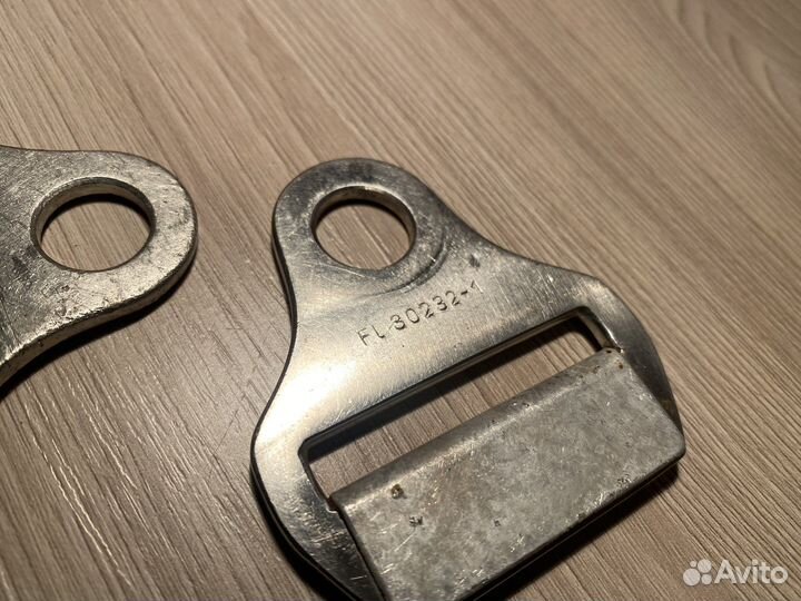 Фурнитура от немецкого парашюта