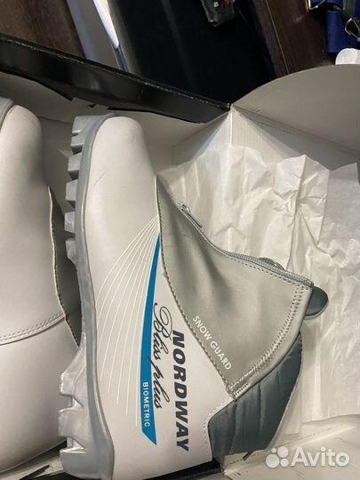 Лыжные ботинки