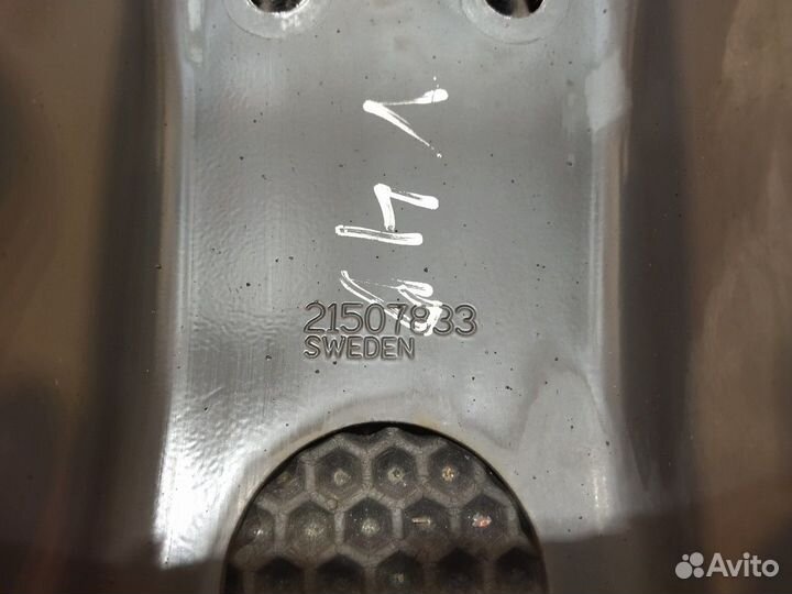 3197808 Кронштейн амортизатора переднего