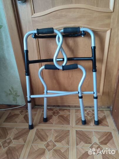 Ходунки для взрослых шагающие