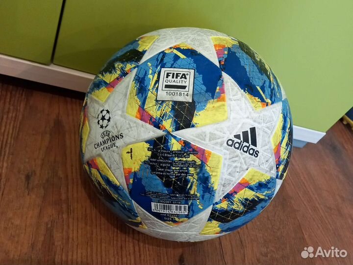 Футбольный мяч adidas лига чемпионов 2021