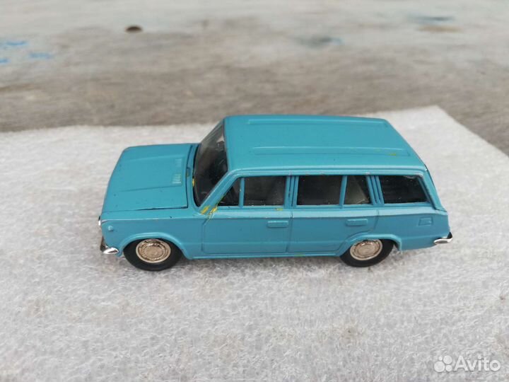 Модель СССР 2102 1:43