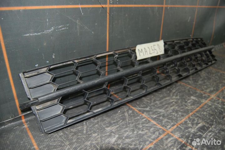 Решетка бампера переднего - Skoda Rapid