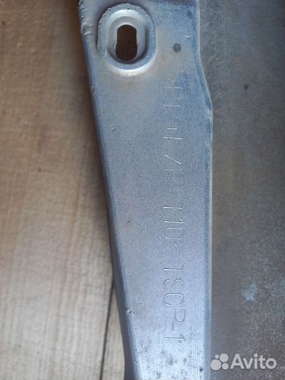 Накладка на порог, правая. Тойота королла версо