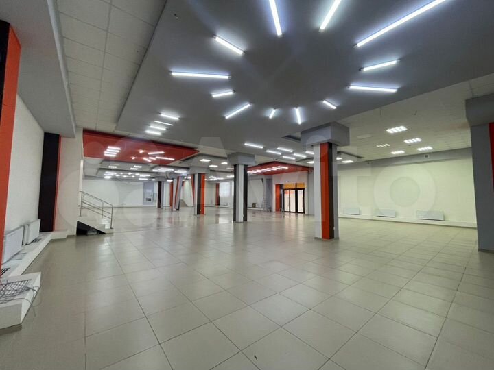 Первая линия, панорама, потолки 5м, 714 м²