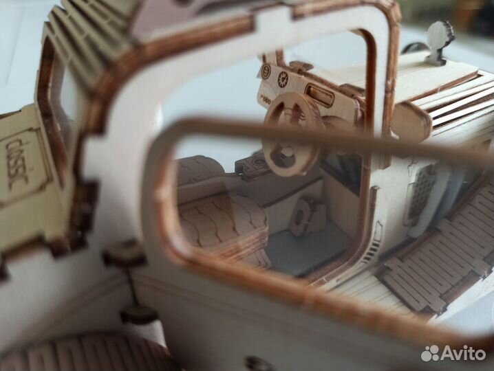 Готовая модель - винтажная машина. Фанера