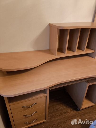 Компьютерный стол
