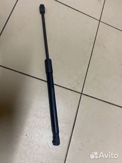 Амортизатор капота Kia Optima 4 Рестайлинг