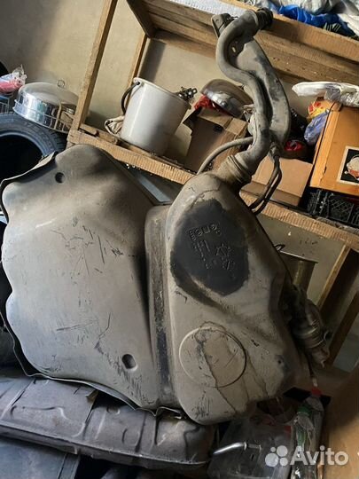 Топливный бак 1K0201085