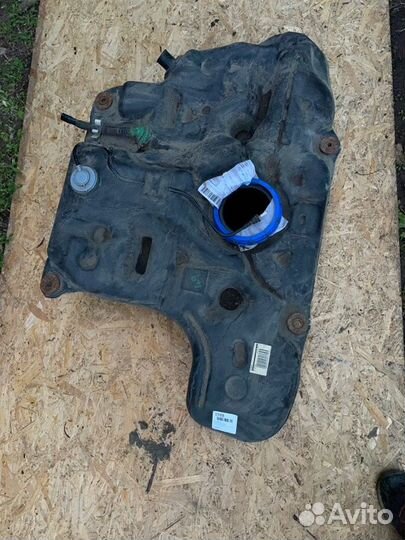 Бак топливный Toyota Avensis универсал D4D 2010