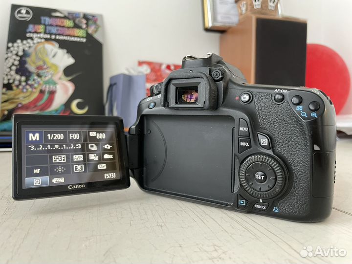 Зеркальный фотоаппарат Canon 60D