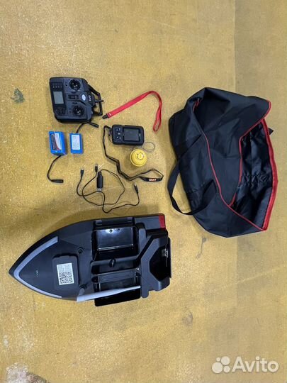 Прикормочный кораблик с gps и эхолотом