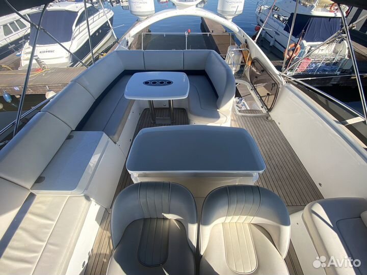 Моторная яхта Princess 58 с флайбриджем