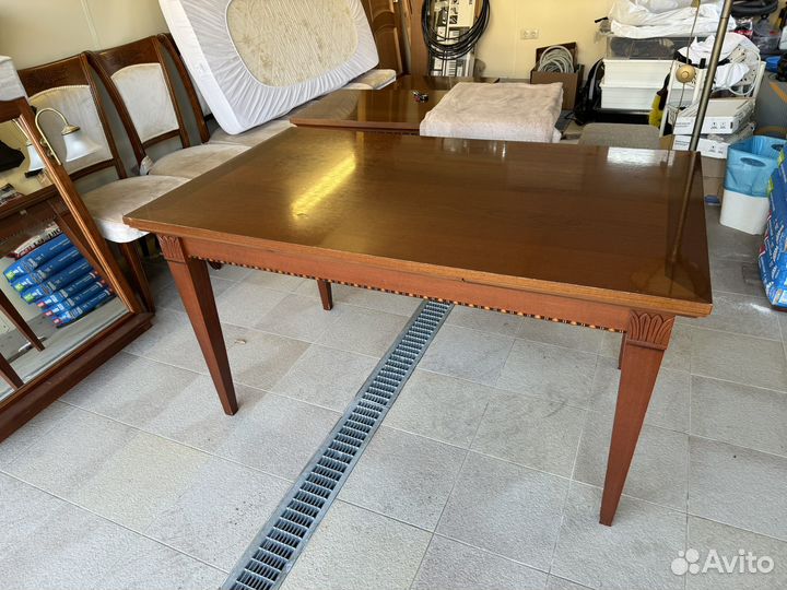 Стол кухонный