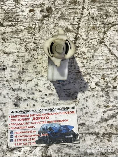 Активатор замка лючка бензобака Инфинити FX35