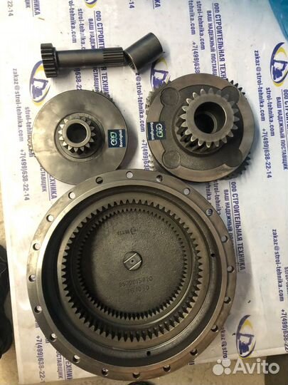 Новая Крышка редуктора на JCB330 05/903842