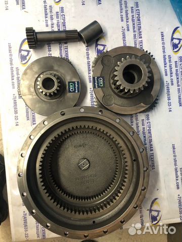 Новая Крышка редуктора на JCB330 05/903842