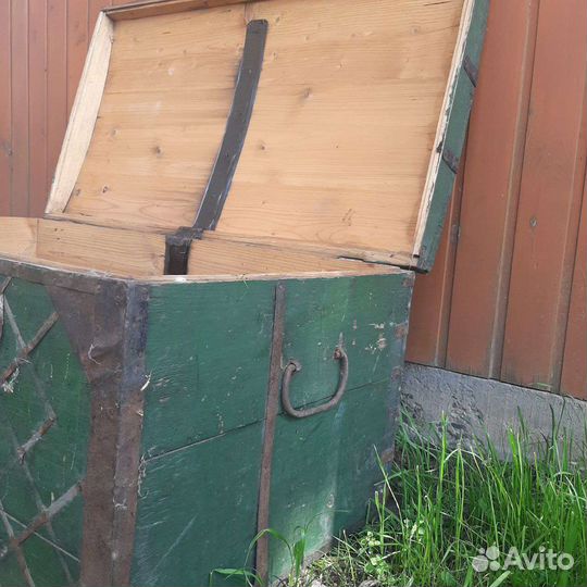 Сундук деревянный старинный