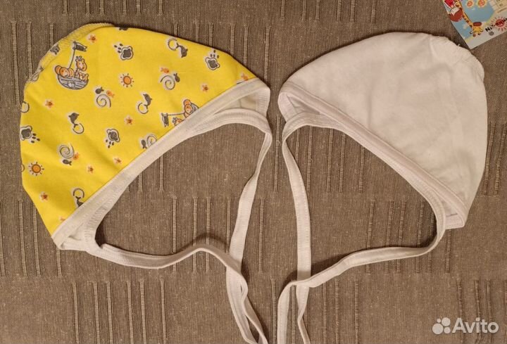 Набор чепчиков для новорождённого