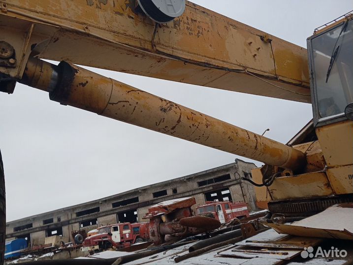 Гидроцилиндр подъема стрелы Автокран Челябинец кс
