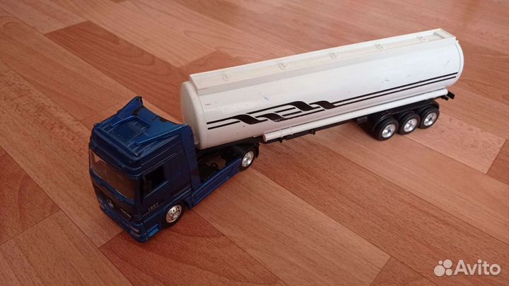 Игрушки для мальчика