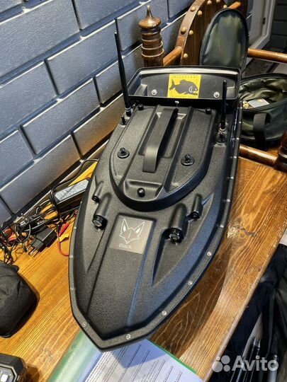 Прикормочный кораблик с gps, эхолотом и т.д