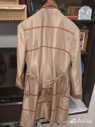 Плащ женский