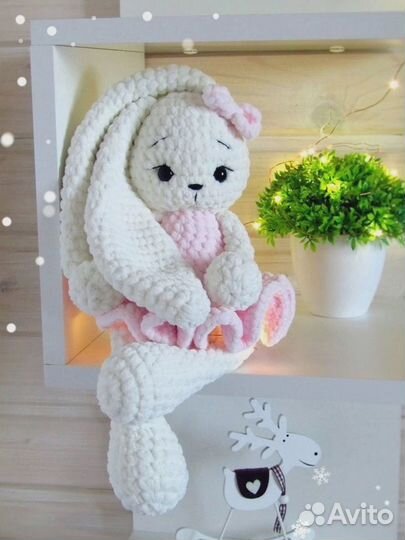 Зайчики. Ручная работа. Игрушки вязаные