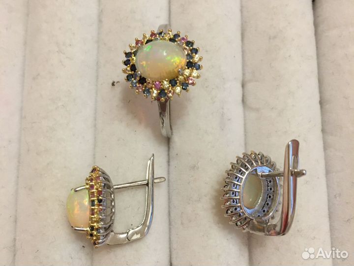 Комплект с опалом в сапфирах р-р кольца 19