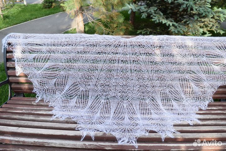 Паутинка белая