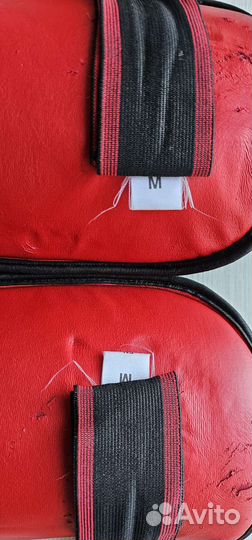 Перчатки, шлем, защита голени, бинты. экипировка