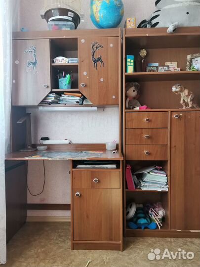 Шкаф книжный +стол в детскую комнату
