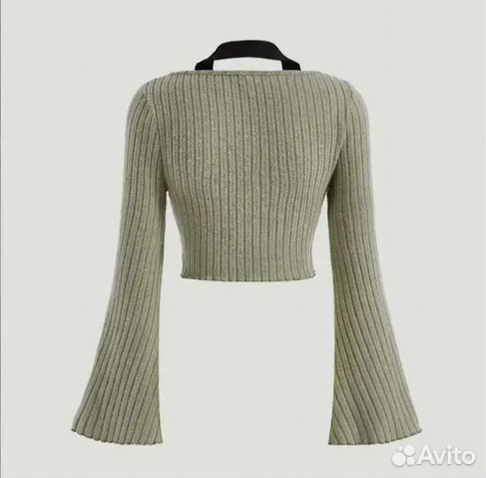 Кроп-топ с объёмными рукавами