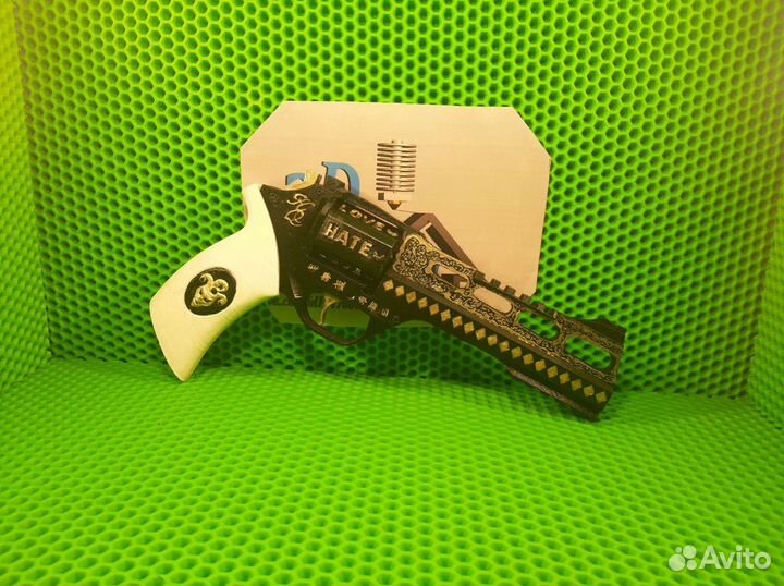 Пистолет персонажа Харли квинн, косплей