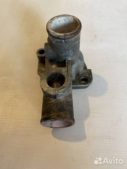 Фланец двигателя системы охлаждения LADA 2110